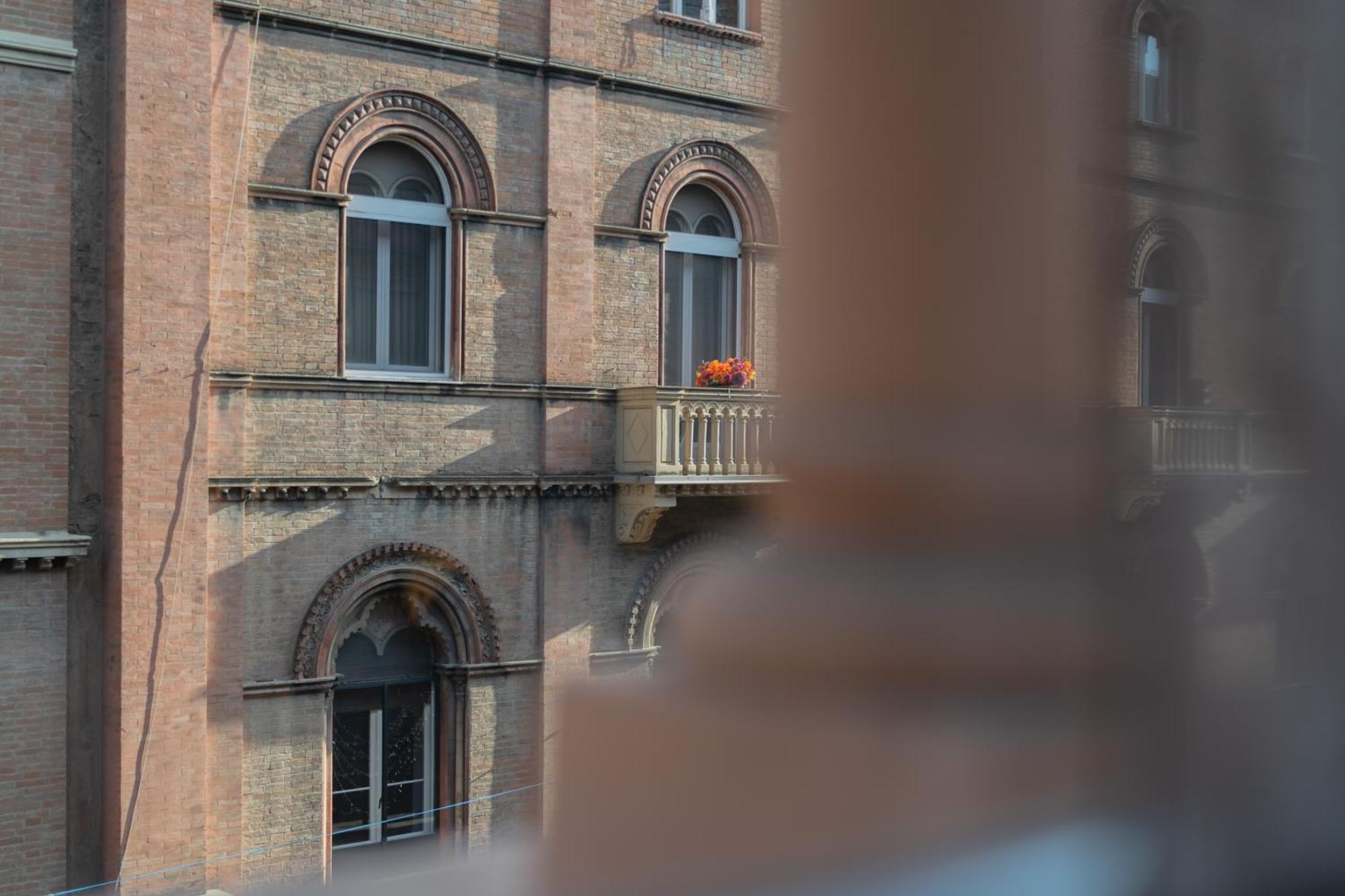 Suite In The Center Of Bologna Exterior foto